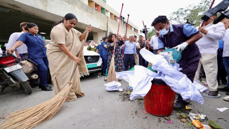 दिल्ली को कूड़े से आजादी अभियान लॉन्च, बेहतर काम करने वालों को इनाम